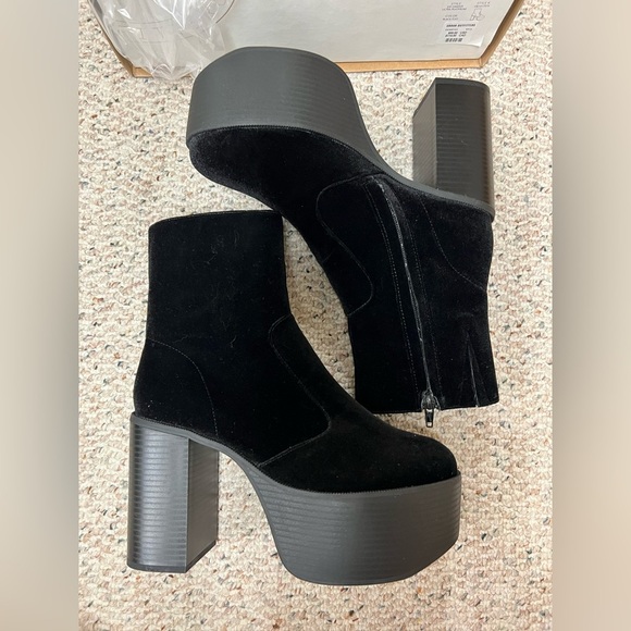 Urban Outfitters Black Platform Shoes - Picture 3 of 7